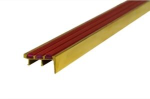 จมูกบันไดทองเหลือง สอดเส้นยางพีวีซี 3 เส้น AP รุ่น BR-3