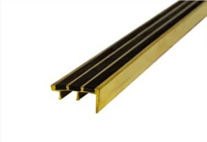 จมูกบันไดทองเหลืองอัดด้วยผ้าเบรคกันลื่น 3 แถบ AP รุ่น B-3